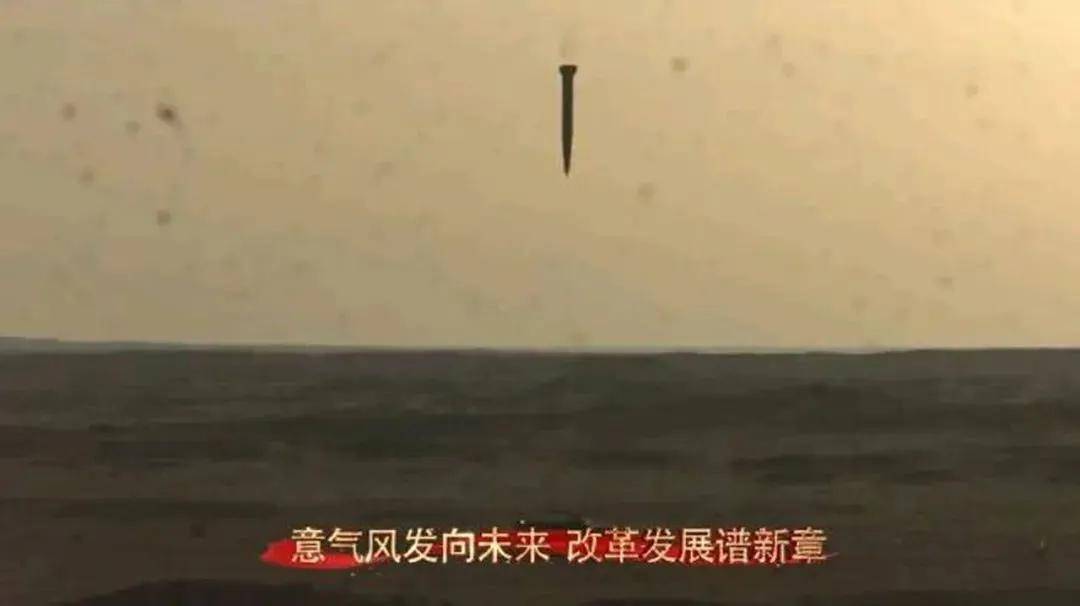 中国BRE-10型火箭弹，射程超过500公里？网友：还能打巡飞弹！