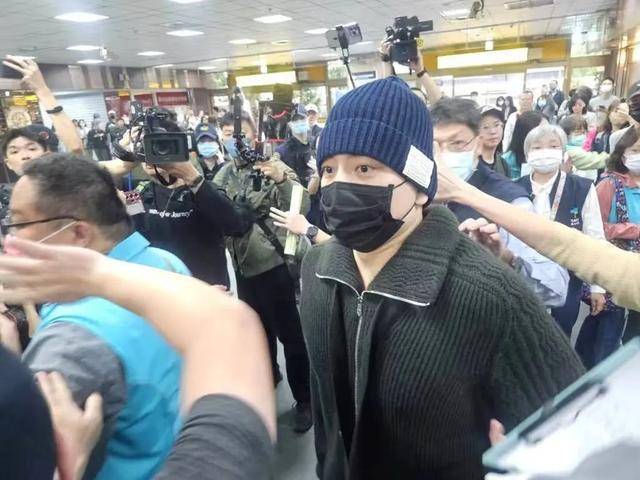王大陆逃兵役细节曝光，指使他人代替体检，多名艺人效仿
