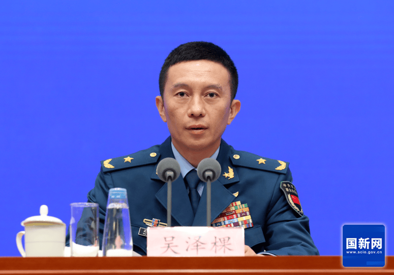 九三阅兵：我军部分现役主战机型首次公开亮相