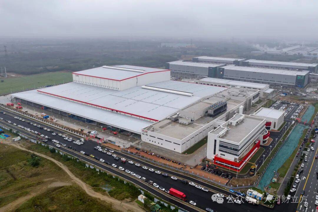 河南诞生首个百万吨级饮料超级工厂 | 极刻