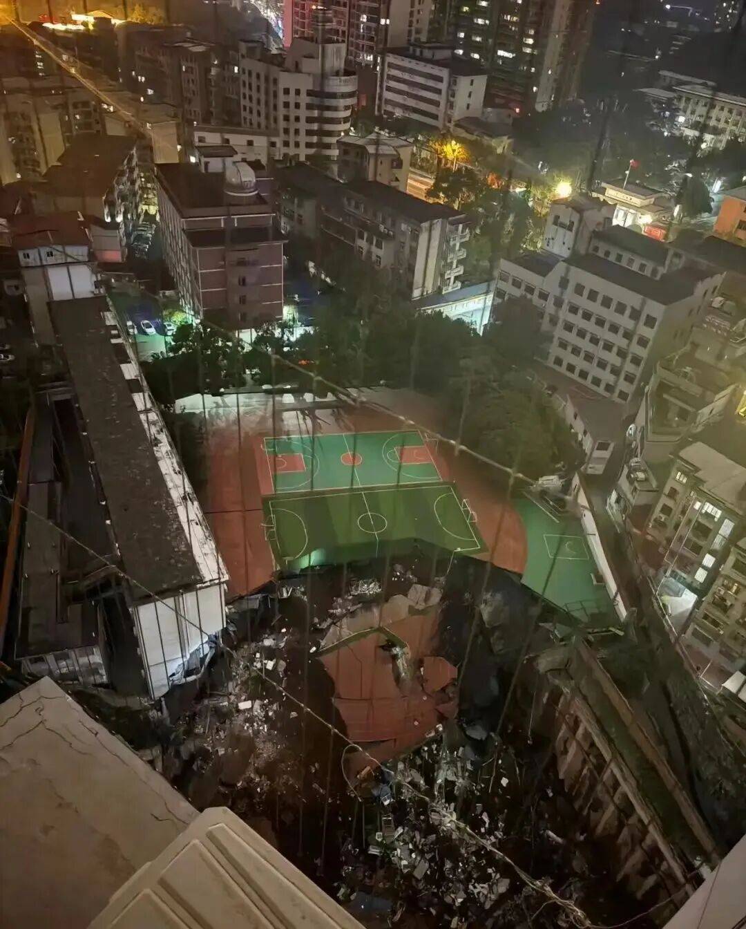 湖南邵阳一所小学发生坍塌,当地教育局:学生已分流至其他学校上课