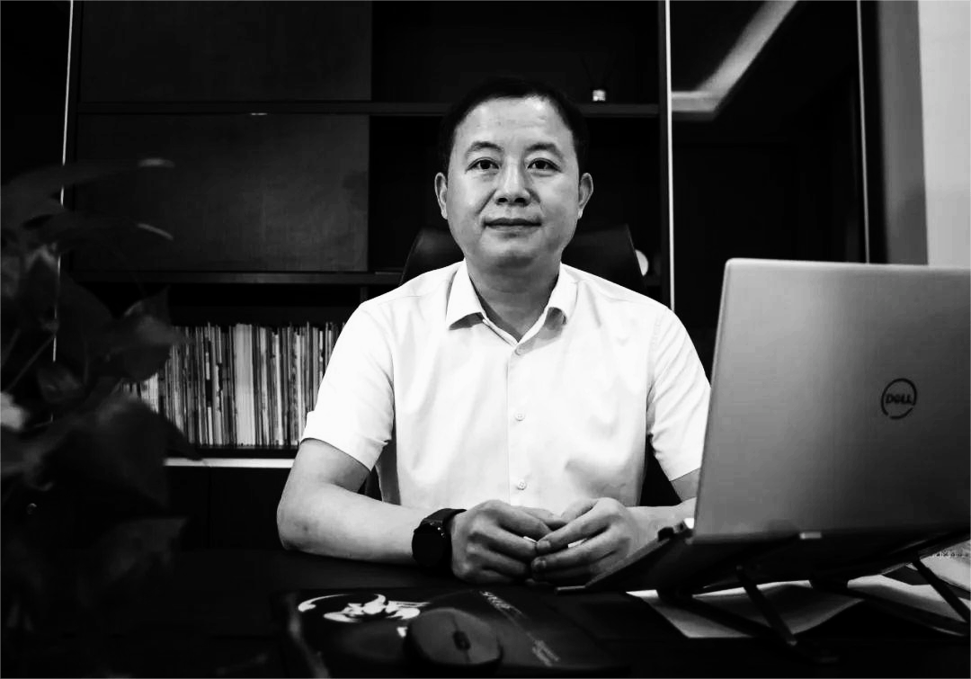 46岁董事长,突发疾病离世!官网已变黑白
