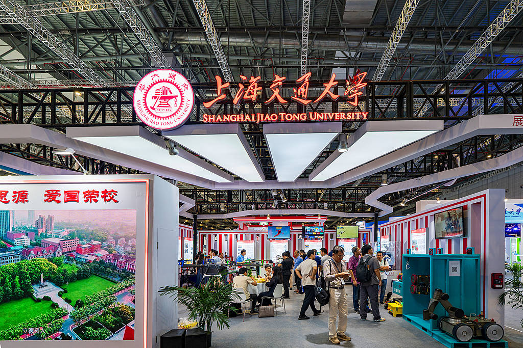 上海交大一年招5000名博士，可能加剧学历贬值