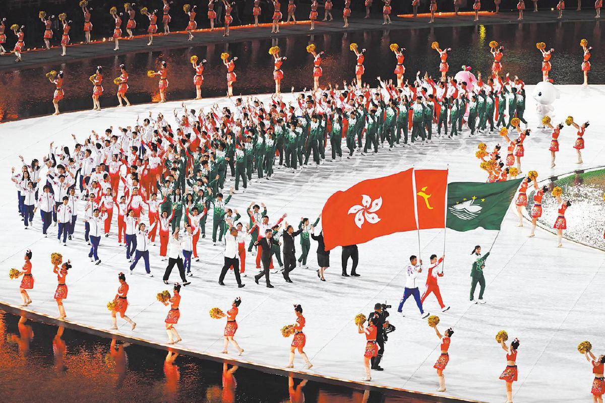 第十五届全国运动会在广东奥林匹克体育中心开幕