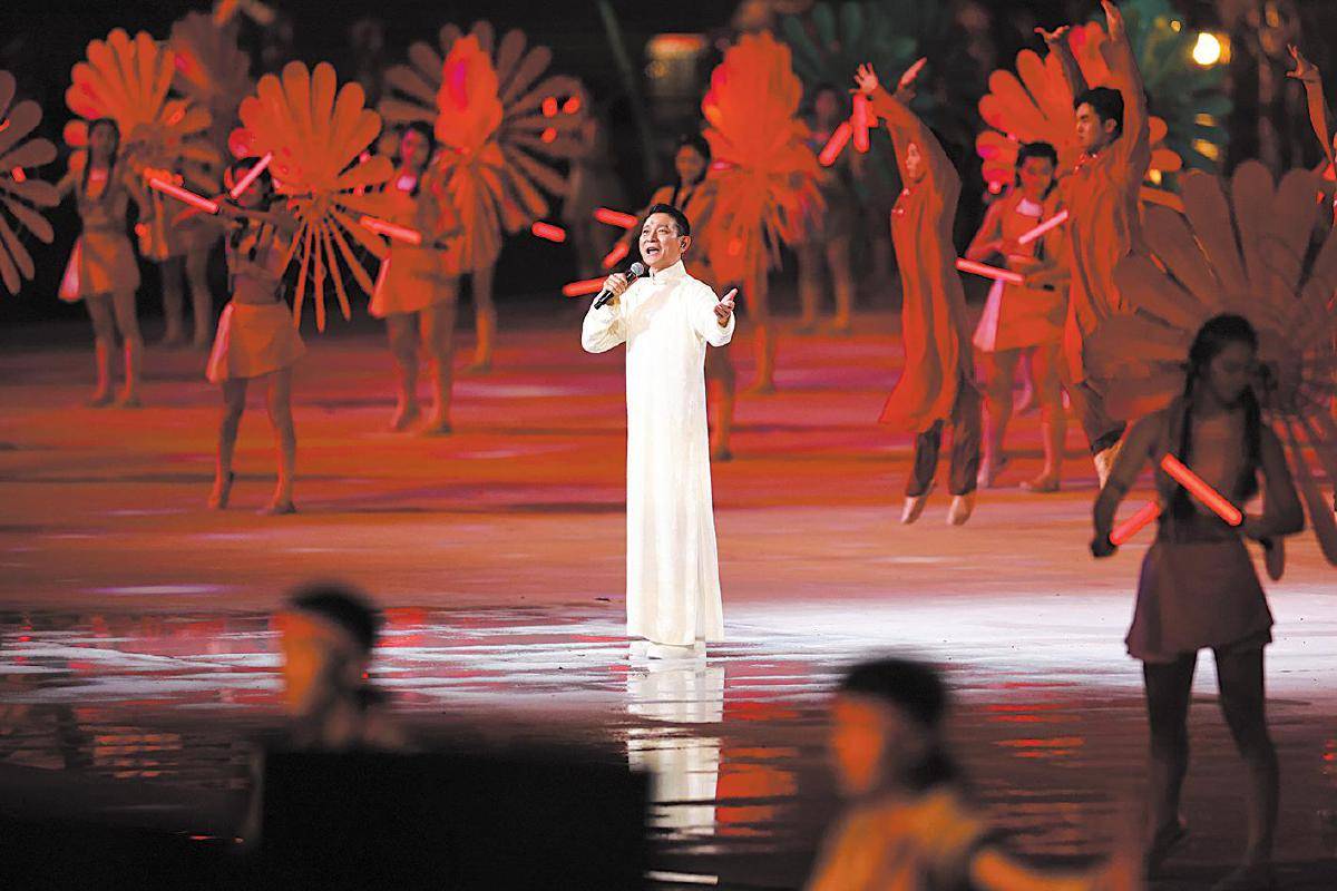 第十五届全国运动会在广东奥林匹克体育中心开幕