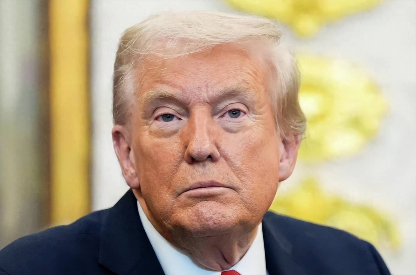 嘴硬难掩困境！泽连斯基宣称乌将胜利，专访停电凸显能源瘫痪，30% 领土被占援乌又收缩？