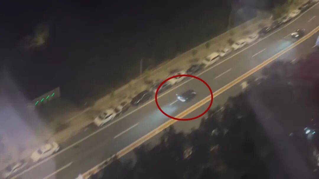 多名未成年人驾兰博基尼深夜炸街,警方回应