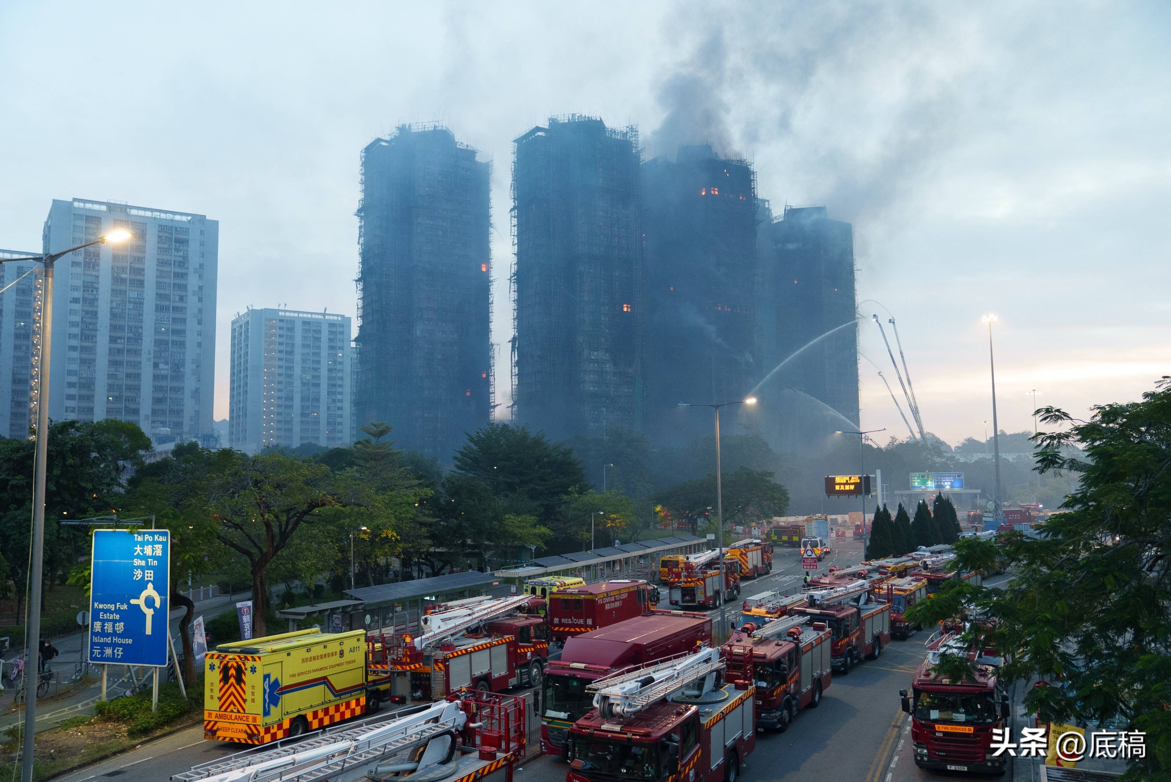香港宏福苑大火中的一夜：“眼睁睁看着整栋楼被烧”，有住户称母亲仍失联
