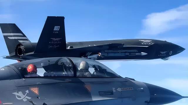我们落后了?土耳其完成“世界首次无人机发射空空弹”,性能如何