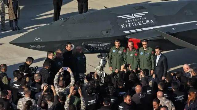 我们落后了?土耳其完成“世界首次无人机发射空空弹”,性能如何