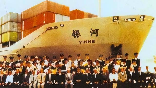 美军连抢2船，中国货也被抢走？特朗普意图不简单，需警惕一件事