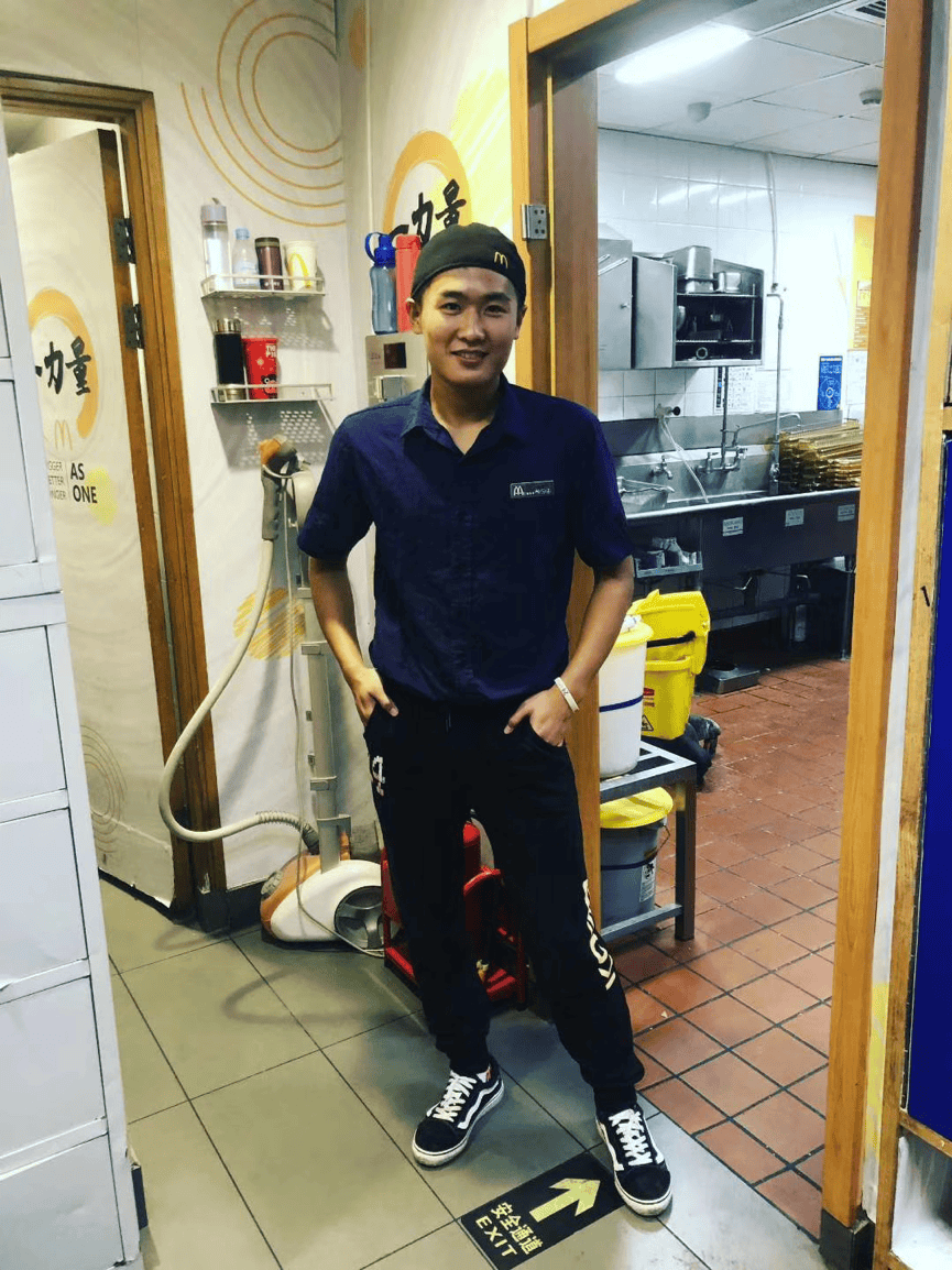 穿AJ的寒门贵子 撕下体面筹款救重病母亲