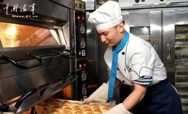 央视：福建舰航母唯一能用明火的地方居然是“拔火罐”？太离谱了吧？