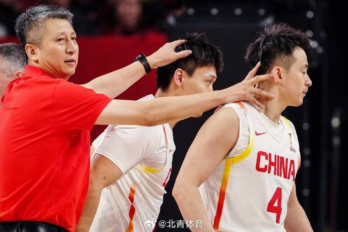 郭士强中场喊话：永远相信中国男篮是一支优秀的队伍
